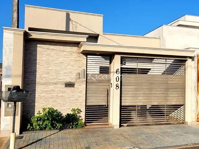 Casa com 138m² 2 quartos e 1 banheiro, à venda, no bairro Jardim Paraná em Arapongas