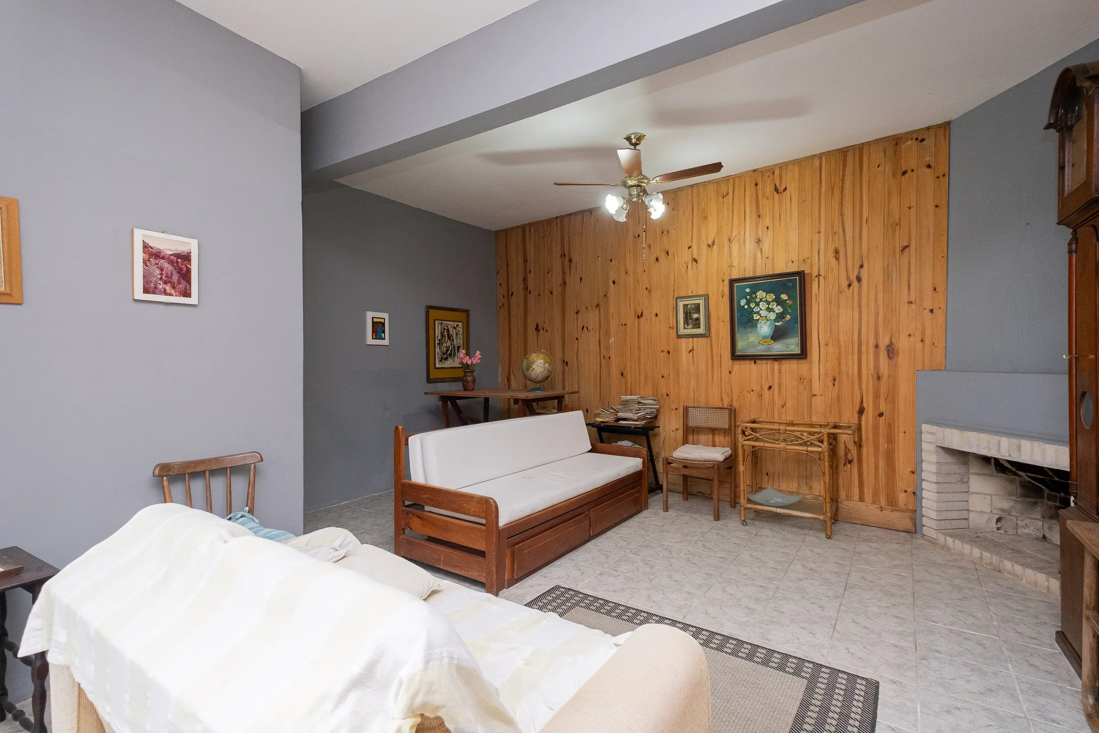 Casa à venda no Areal, Pelotas - 163 m², 3 quartos (sendo 1 suíte com closet), lareira, garagem com espaço gourmet e próximo a JK.