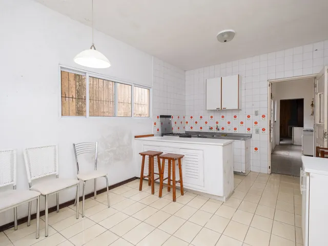 Casa com 130m² 3 quartos e 4 banheiros, à venda, no bairro Centro em Pelotas