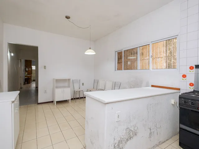 Casa com 130m² 3 quartos e 4 banheiros, à venda, no bairro Centro em Pelotas
