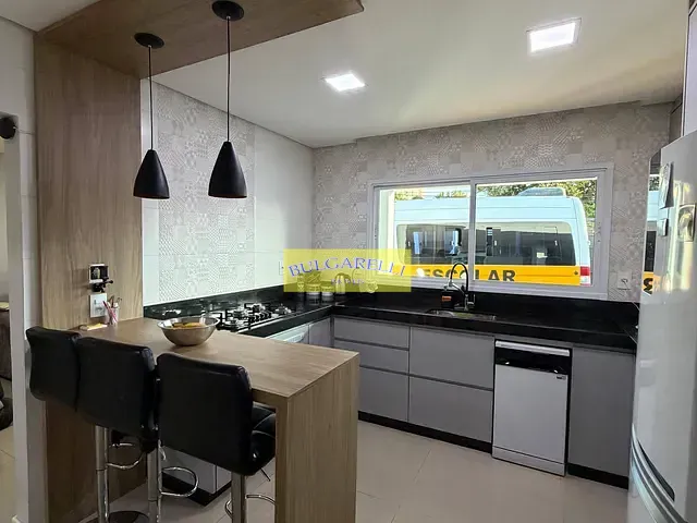 Casa com 250m² 2 quartos e 1 banheiro, à venda, no bairro Jardim Tamoio em Jundiaí