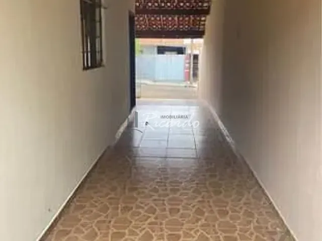 Casa com 250m² 3 quartos e 1 banheiro, à venda, no bairro Jardim Santa Efigênia em Arapongas