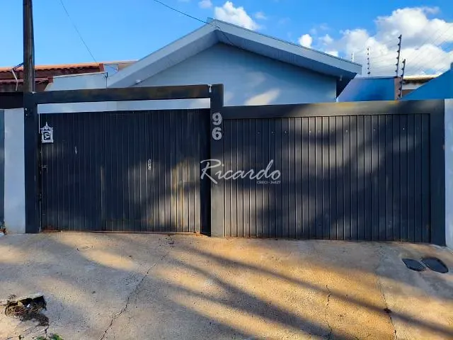Casa com 200m² 3 quartos e 2 banheiros, para alugar, no bairro Jardim Petrópolis em Arapongas