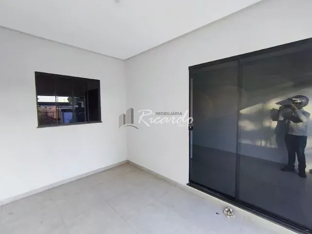 Casa com 200m² 3 quartos e 2 banheiros, para alugar, no bairro Jardim Petrópolis em Arapongas