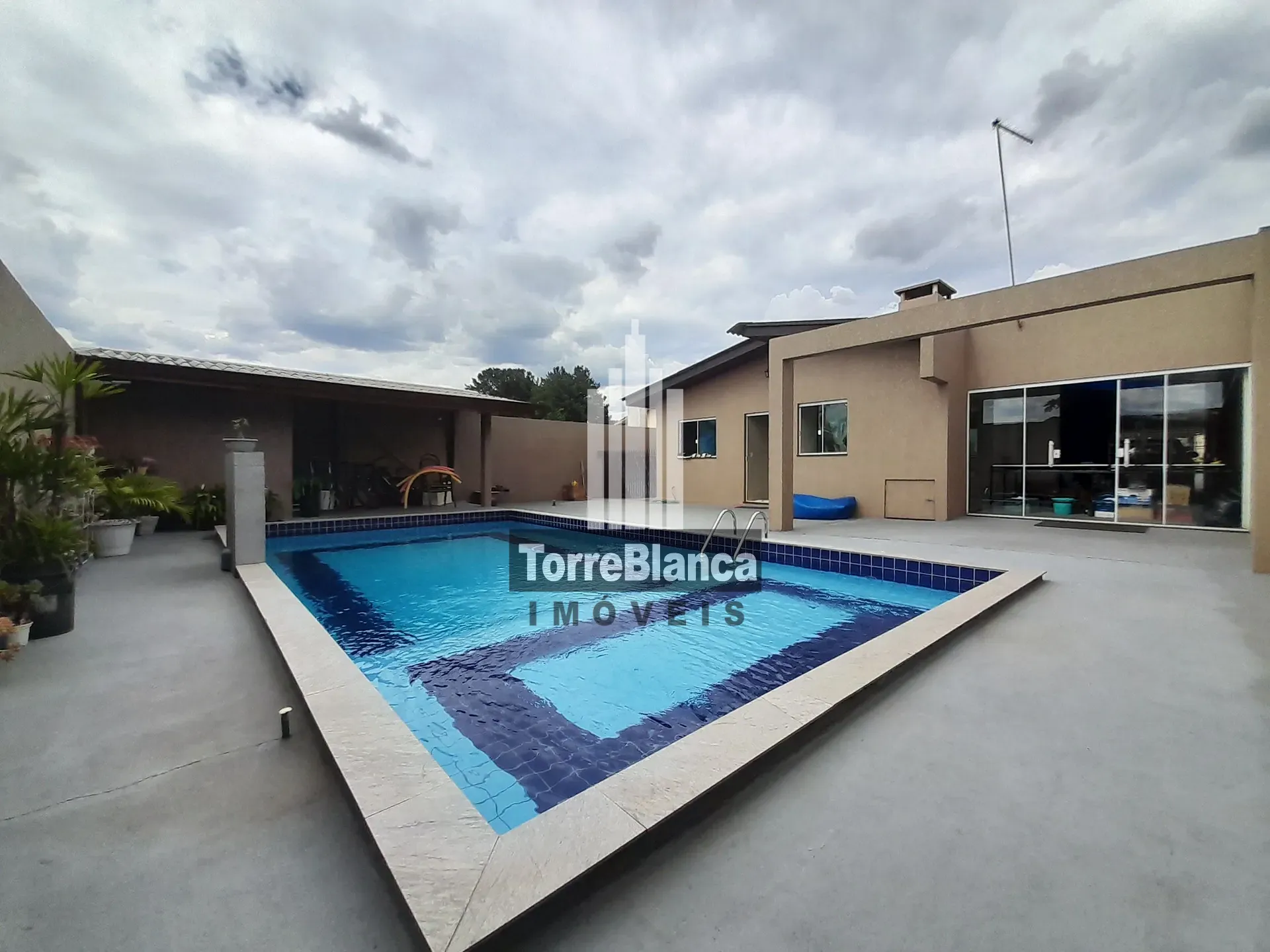 Casa, 4 quartos, 188 m² - Foto 1