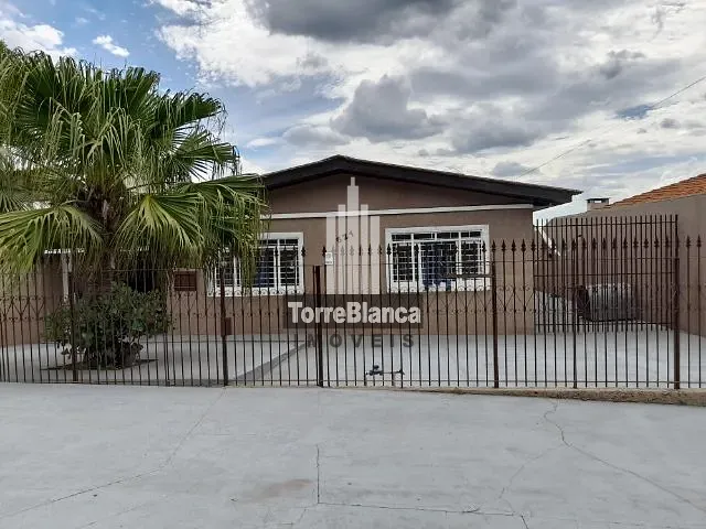 Casa com 462m² 4 quartos e 2 banheiros, à venda, no bairro Chapada em Ponta Grossa