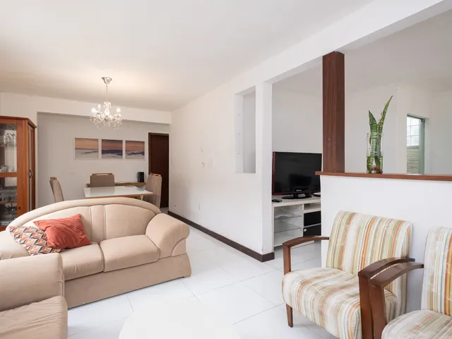 Casa com 200m² 3 quartos e 3 banheiros, à venda, no bairro Três Vendas em Pelotas