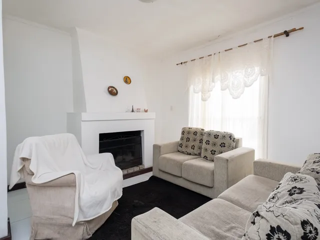 Casa com 200m² 3 quartos e 3 banheiros, à venda, no bairro Três Vendas em Pelotas