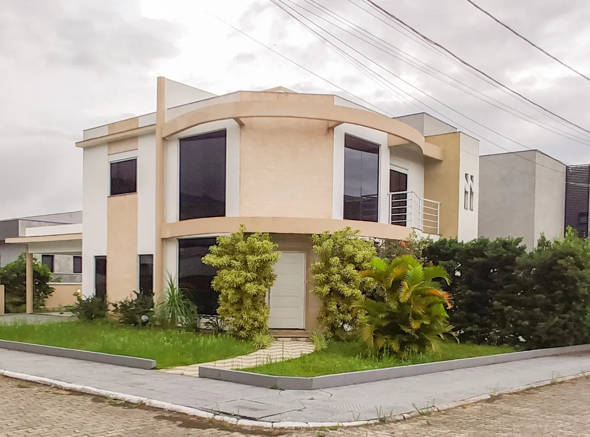 Casa no condomínio Alto dos Ingleses para venda com 4 quartos, sendo 3 suítes, 223m²