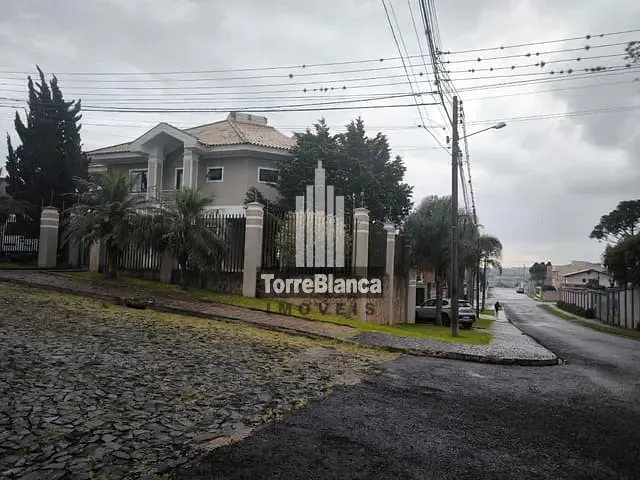 Casa com 754m² 5 quartos e 5 banheiros, à venda, no bairro Uvaranas em Ponta Grossa