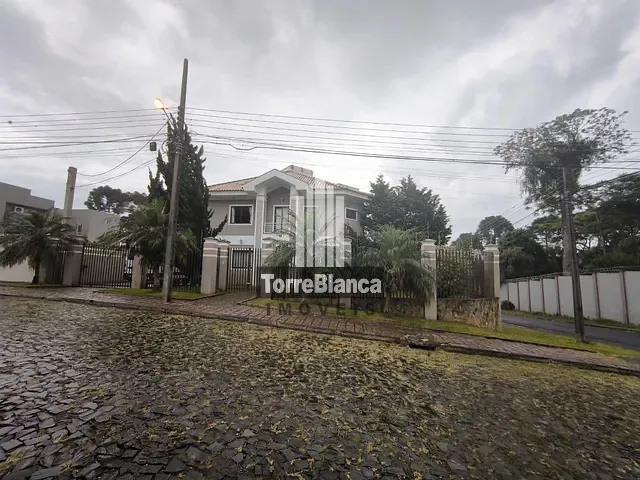 Casa com 754m² 5 quartos e 5 banheiros, à venda, no bairro Uvaranas em Ponta Grossa