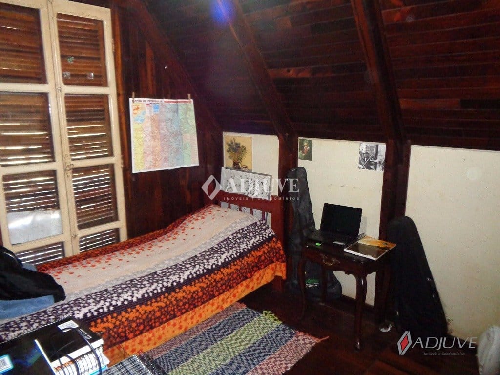 Casa à venda com 4 quartos, 250m² - Foto 20
