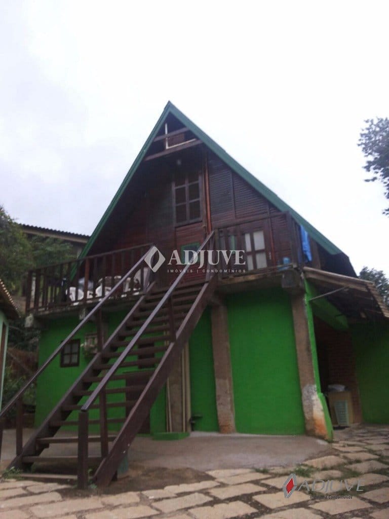 Casa à venda com 4 quartos, 250m² - Foto 1