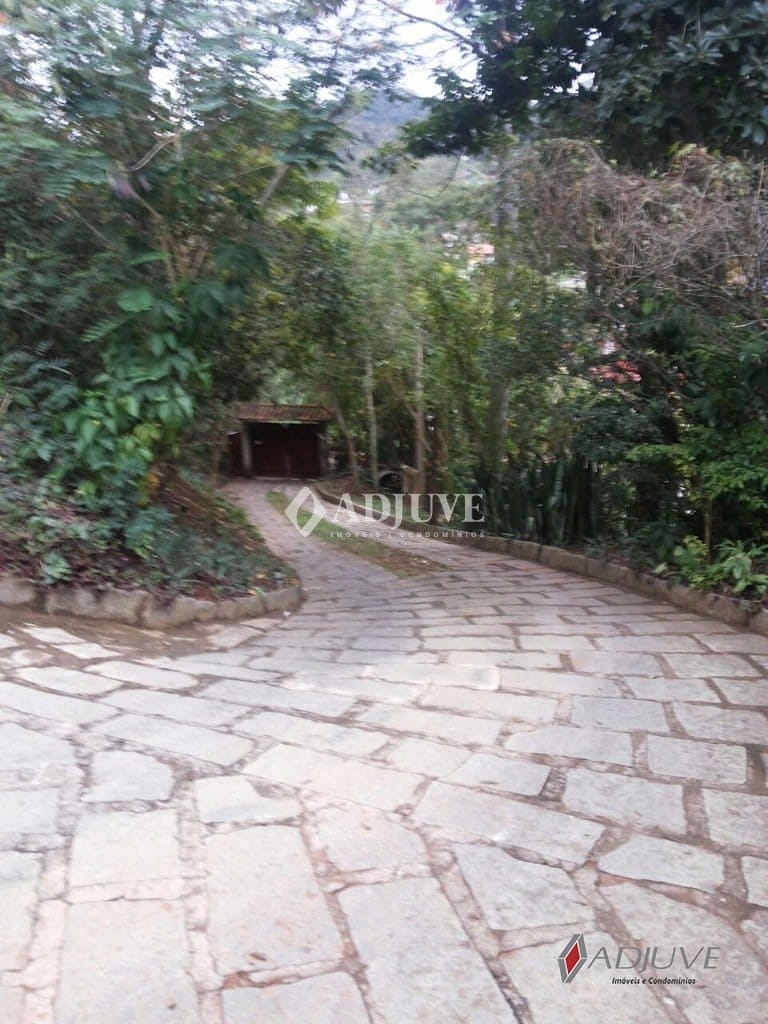 Casa à venda com 4 quartos, 250m² - Foto 4