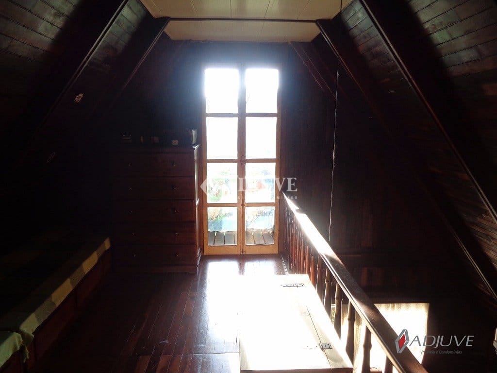 Casa à venda com 4 quartos, 250m² - Foto 14