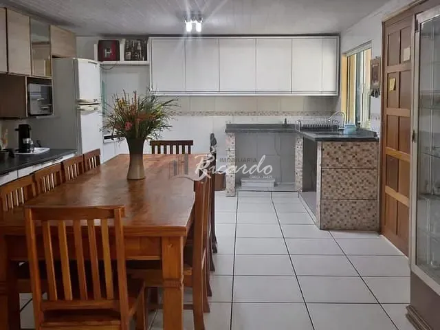 Casa com 250m² 3 quartos e 2 banheiros, à venda, no bairro Conjunto Residencial Piacenza em Arapongas