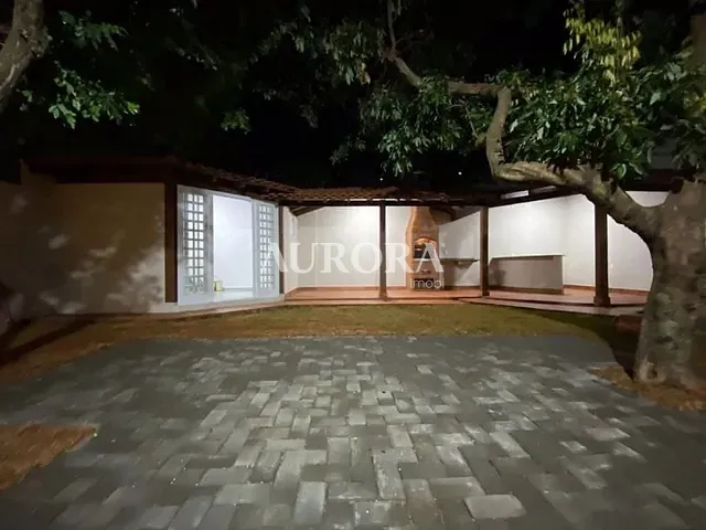 Casa com 360m² 3 quartos e 2 banheiros, à venda, no bairro Sabará em Londrina