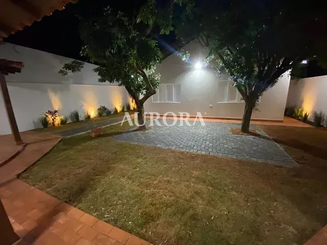 Casa com 360m² 3 quartos e 2 banheiros, à venda, no bairro Sabará em Londrina