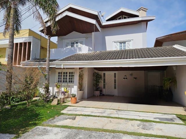 Casa com 325m² 4 quartos e 2 banheiros, à venda, no bairro Urbanova em São José dos Campos