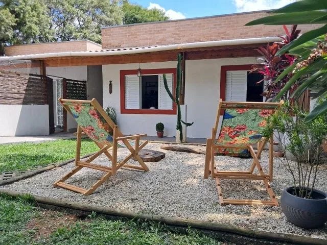 Casa com 200m² 2 quartos e 2 banheiros, à venda, no bairro Granja Caiapia em Cotia