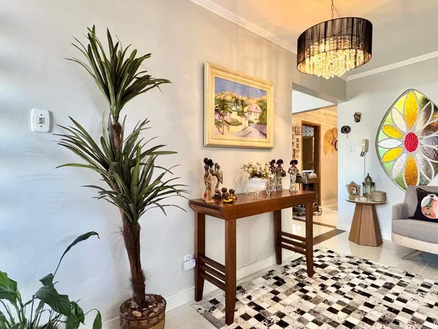 Casa com 390m² 4 quartos e 3 banheiros, à venda, no bairro Areal em Pelotas