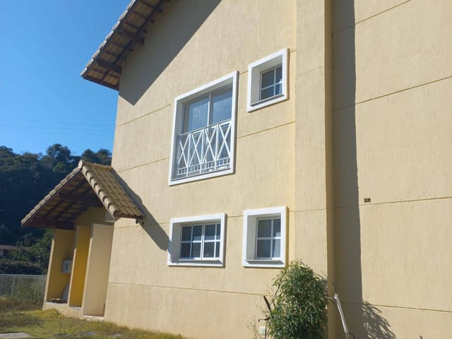 Casa 5 quartos e 2 banheiros, à venda, no bairro Itaipava em Petrópolis