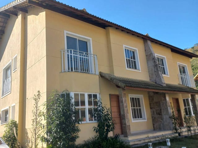 Casa 5 quartos e 2 banheiros, à venda, no bairro Itaipava em Petrópolis