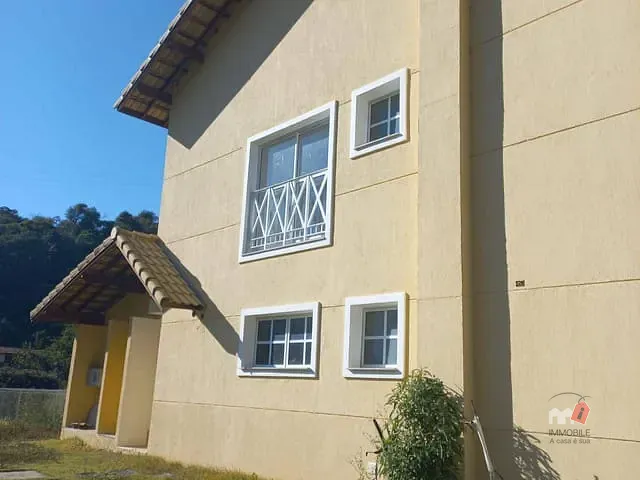 Casa 5 quartos e 2 banheiros, à venda, no bairro Itaipava em Petrópolis
