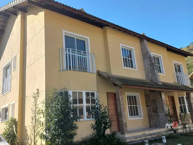 Casa 5 quartos e 2 banheiros, à venda, no bairro Itaipava em Petrópolis