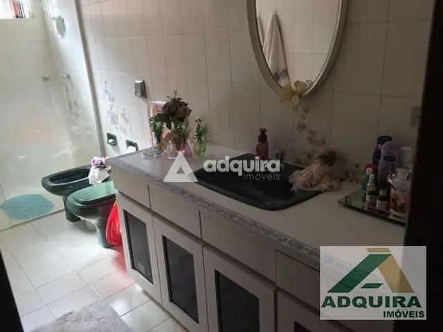 Casa com 640m² 4 quartos e 3 banheiros, à venda, no bairro Estrela em Ponta Grossa