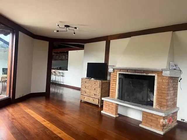 Casa com 5000m² 7 quartos e 3 banheiros, à venda ou para alugar, no bairro Araras em Petrópolis