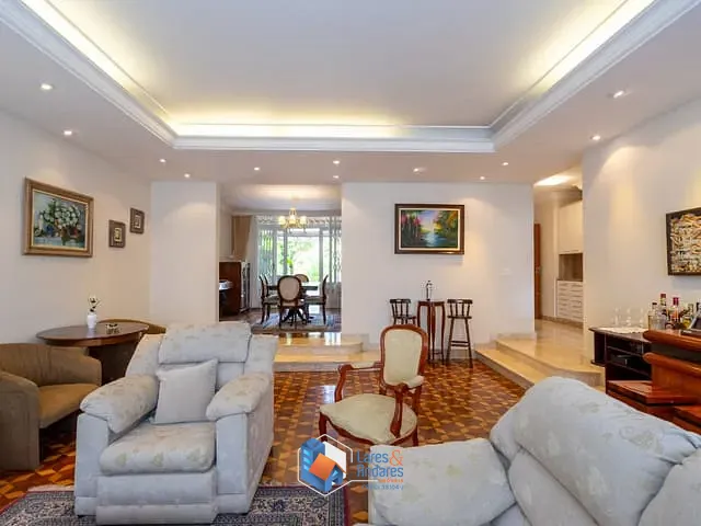 Casa com 375m² 4 quartos e 3 banheiros, à venda, no bairro Moema em São Paulo