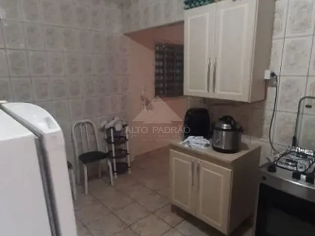Casa com 250m² 6 quartos e 4 banheiros, à venda, no bairro Vila Assis Brasil em Mauá