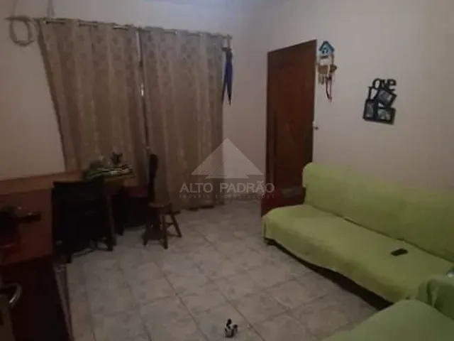Casa com 250m² 6 quartos e 4 banheiros, à venda, no bairro Vila Assis Brasil em Mauá