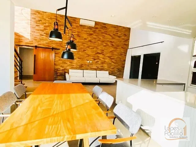 Casa com 811m² 4 quartos e 5 banheiros, à venda, no bairro Itapetinga em Atibaia