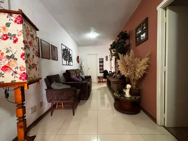 Casa 2 quartos e 2 banheiros, à venda, no bairro Três Vendas em Pelotas