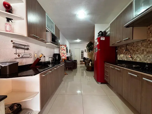 Casa 2 quartos e 2 banheiros, à venda, no bairro Três Vendas em Pelotas