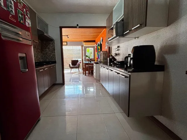 Casa 2 quartos e 2 banheiros, à venda, no bairro Três Vendas em Pelotas