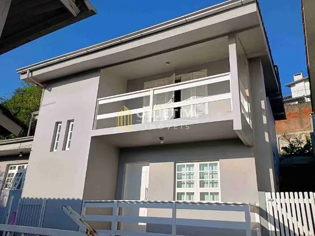 Casa com 300m² 5 quartos e 3 banheiros, à venda, no bairro Ouro Branco em Novo Hamburgo