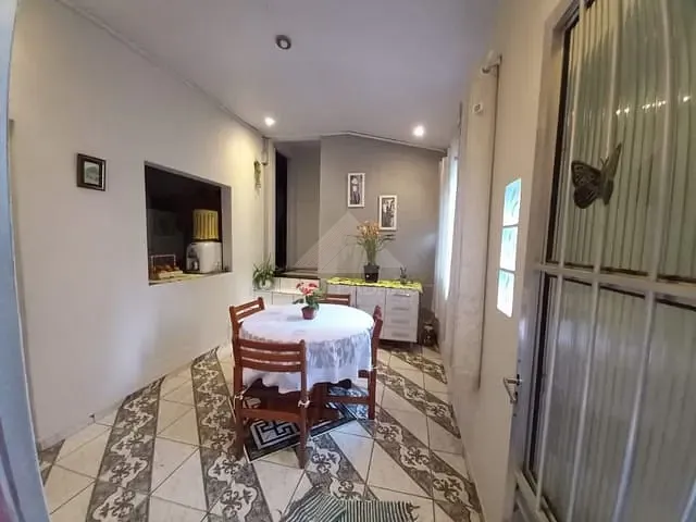 Casa com 200m² 4 quartos e 1 banheiro, à venda, no bairro Vila Bocaina em Mauá