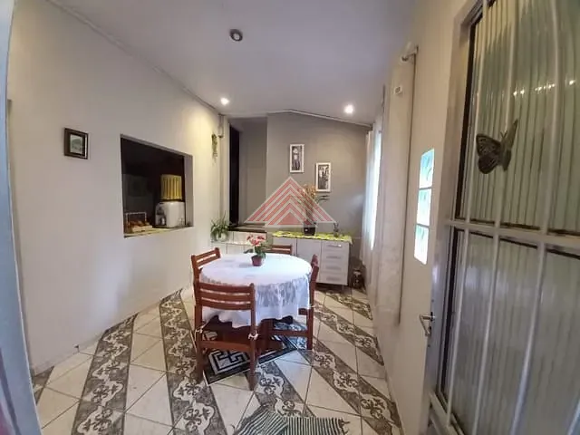 Casa com 200m² 4 quartos e 1 banheiro, à venda, no bairro Vila Bocaina em Mauá