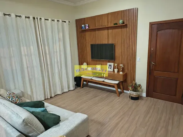 Sobrado 3 quartos e 2 banheiros, à venda, no bairro Jardim Bizarro em Jundiaí