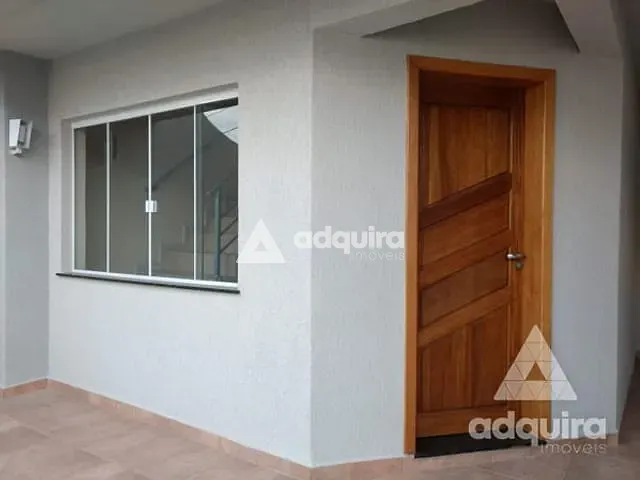 Sobrado 3 quartos e 3 banheiros, à venda, no bairro Uvaranas em Ponta Grossa