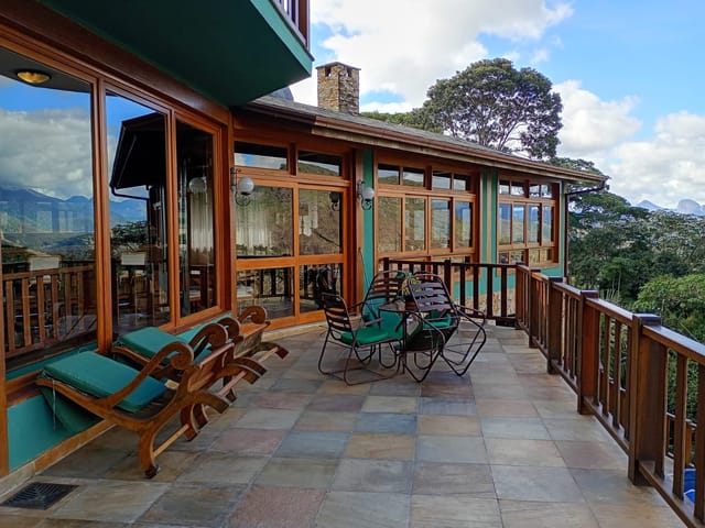 Casa com 10450m², à venda, no bairro Araras em Petrópolis