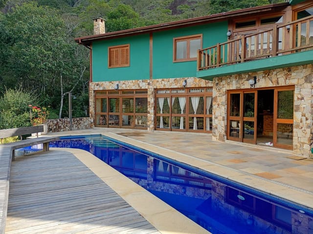 Casa com 10450m², à venda, no bairro Araras em Petrópolis