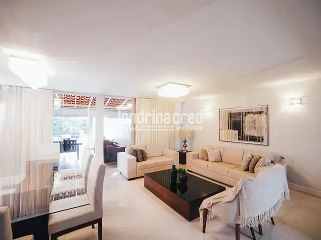 Casa com 500m² 4 quartos e 3 banheiros, à venda, no bairro Lago Parque em Londrina