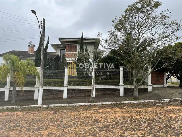 Casa com 1500m² 5 quartos e 6 banheiros, à venda, no bairro centenario em Torres