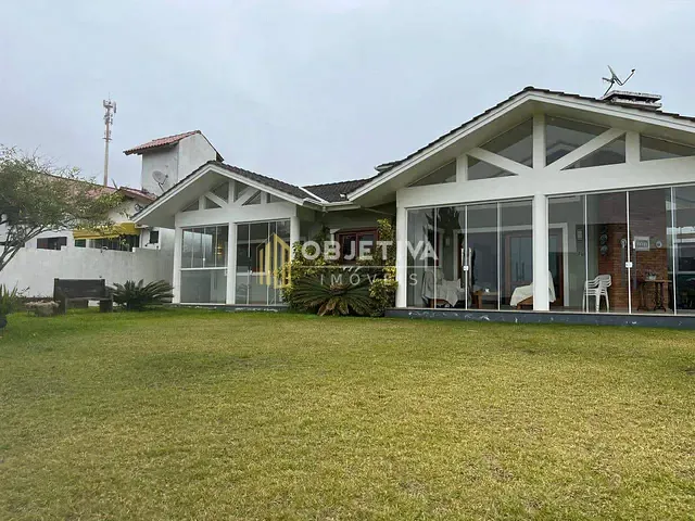 Casa com 1500m² 5 quartos e 6 banheiros, à venda, no bairro centenario em Torres