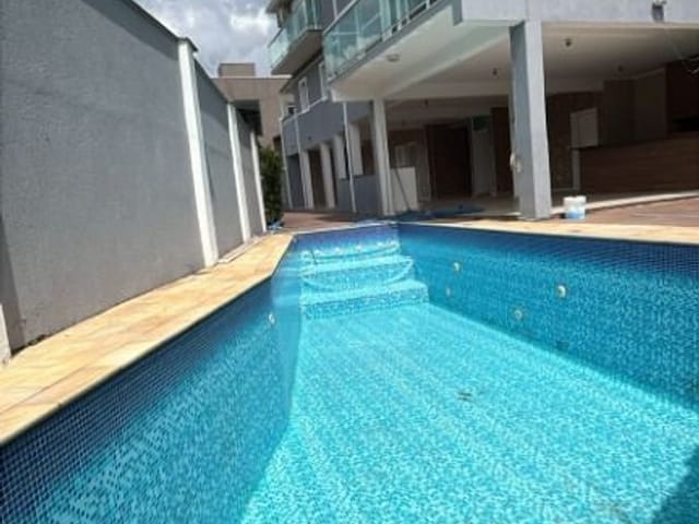 Casa com 950m² 4 quartos e 3 banheiros, à venda, no bairro Caiapia em Cotia