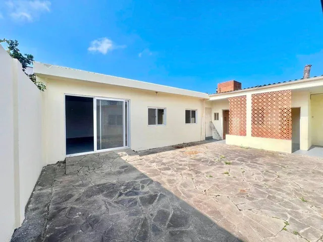Casa com 300m² 3 quartos e 2 banheiros, à venda, no bairro Areal em Pelotas